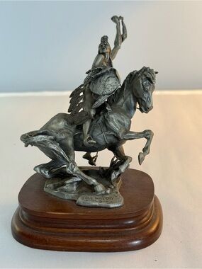 MICHAEL BOYETT SIOUX WAR CRY FINE PEWTER FIGURE L.E.1677 OF 2500 CHILMARK 1980